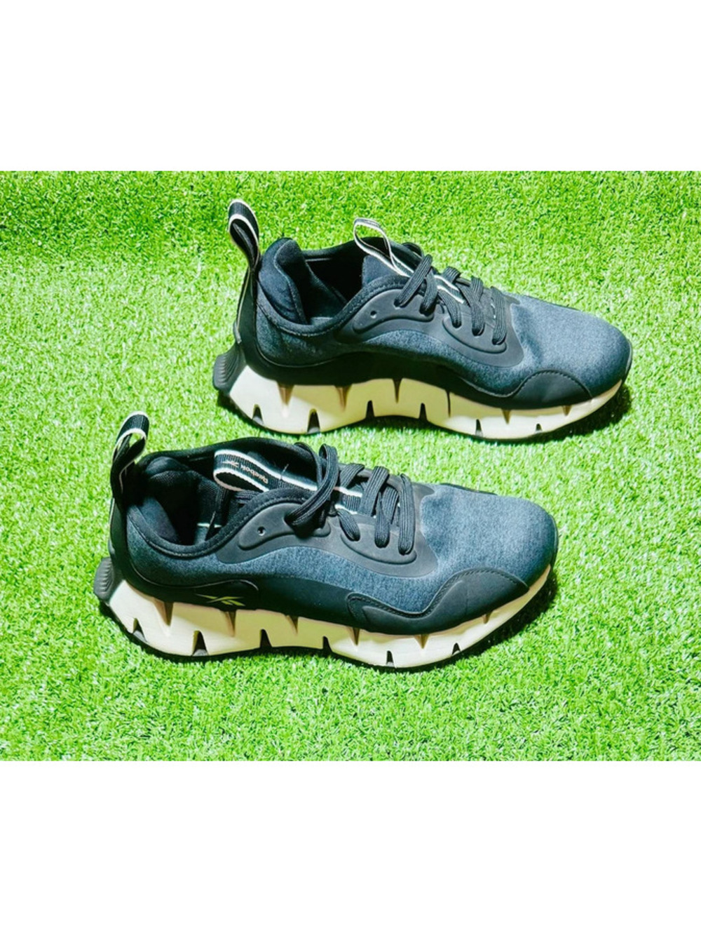 Reebok Zig Dynamica Sneakers Black / Chalk - Size 7.5